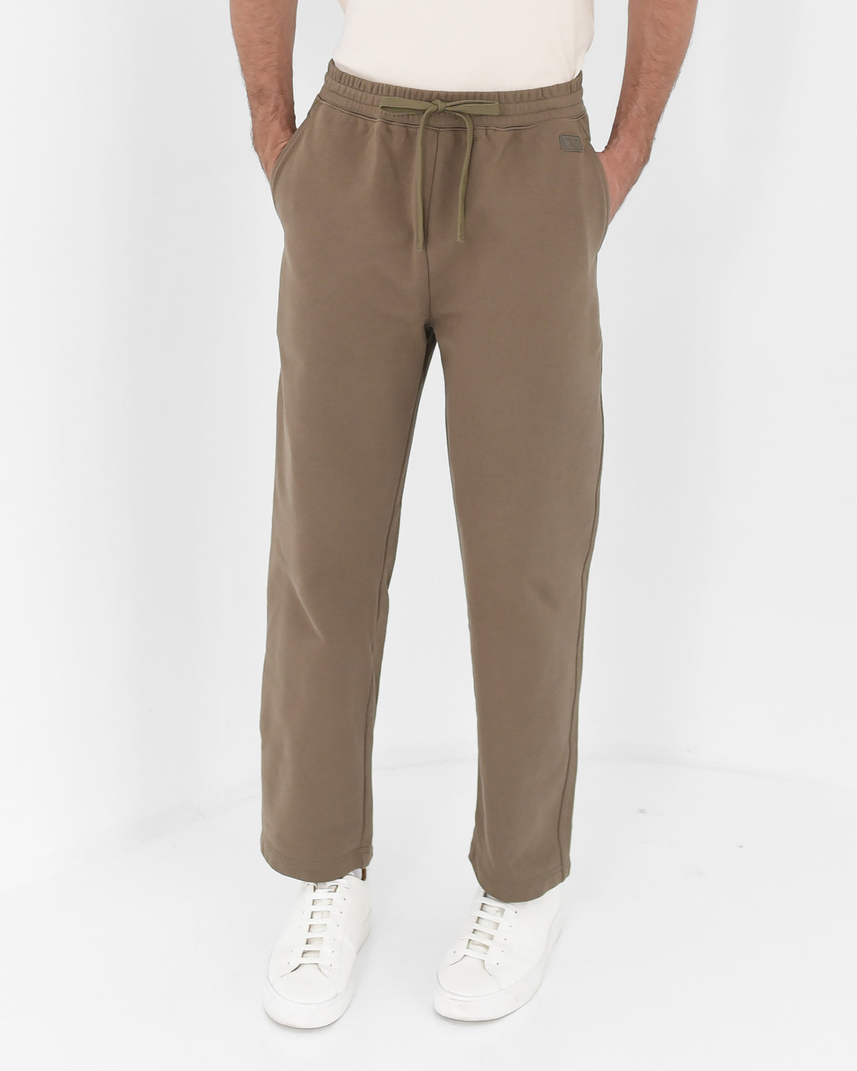 The Straight-leg Pants